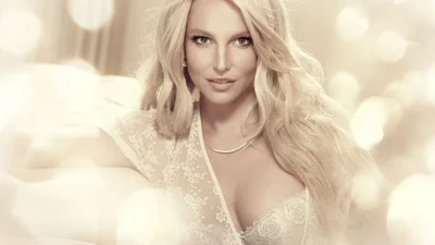 Бритни Спирс сняла сексуальное промо коллекции белья