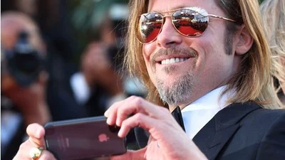 Быть в тренде: знаменитости, которые точно купят новый IPhone