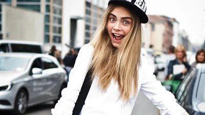 Кара Делевинь пряталась от папарацци в общественном туалете