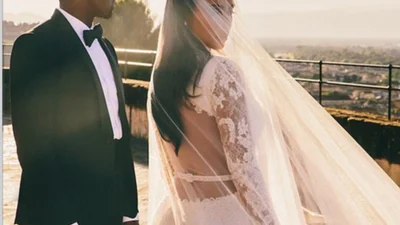 Ким Кардашьян и Канье Уэст показали секретные фото со свадьбы