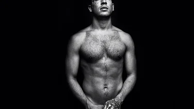 Иван Дорн смело обнажился