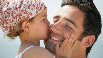 Усі татусі хотіли б мати таку доньку