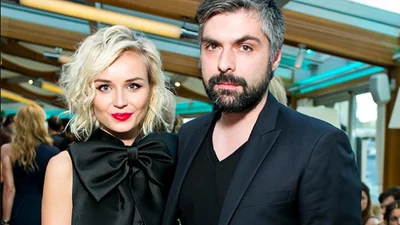 Поліна Гагаріна відпочиває на островах із новоспеченим чоловіком