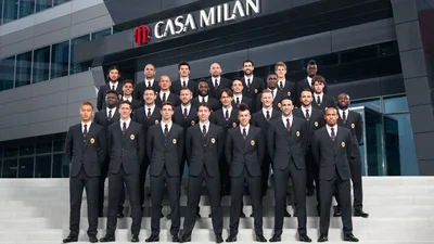 Футбольная команда "Милан" снялась в костюмах от D&G