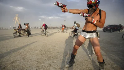Фестиваль Burning Man: безудержное веселье в сердце пустыни
