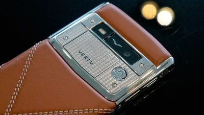 Vertu выпустили люксовый телефон за 200 тысяч гривен