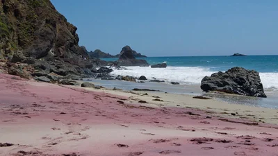 Как в раю: Пляжи мира с розовым песком