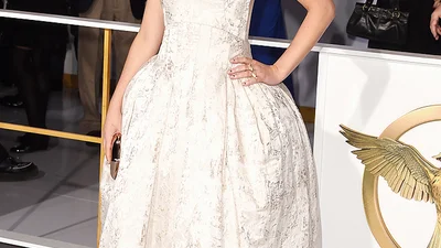 ТОП Лучших нарядов: Голодные игры на красной дорожке