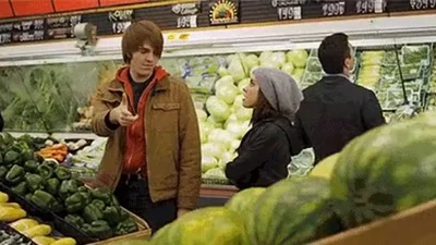 Парочка провернула жестокий прикол с помидорами в супермаркете