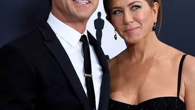 Дженнифер Энистон трудно улыбаться