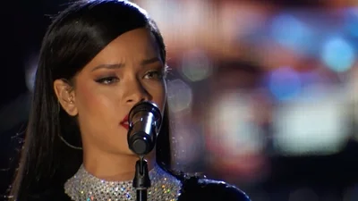 Rihanna шокировала пением вживую всю Америку
