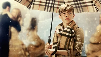 12-летний сын Бекхэмов в рождественской рекламе Burberry