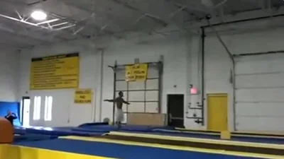 Быстрый гимнаст сделал 10 сальто за 5 секунд