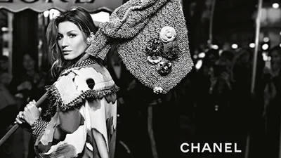 Жизель Бюндхен в новой шикарной фотосессии для Chanel