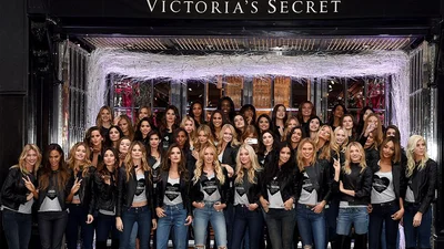 Ангелы Victoria's Secret взбудоражили публику перед своим шоу в Лондоне