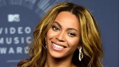 Фанатка перепела Beyonce на ее же концерте