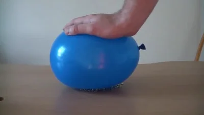 Удивительный эксперимент с надувным шариком