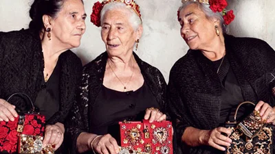 Модный бренд Dolce & Gabbana одел пенсионерок