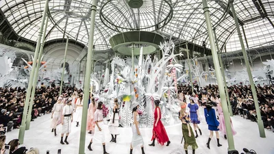 Показ от Chanel: высокая мода+высокое искусство