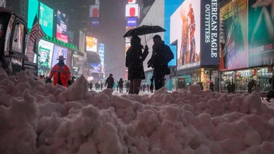 Снежная сказка: Нью-Йорк укрыла снежная буря