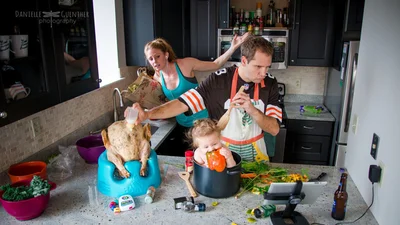 Фотограф показал семейную жизнь такой, какой она есть