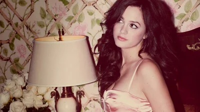 Главная сплетница: Лейтон Мистер в обнаженных образах