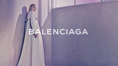 Известная модель Саша Пивоварова в рекламной кампании Balenciaga