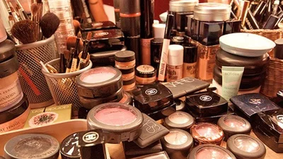 Косметические средства, на которые не стоит тратить деньги