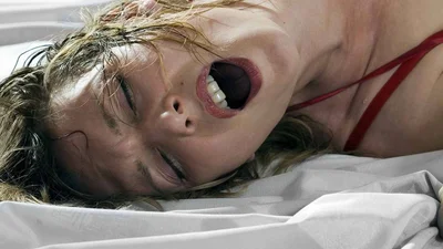 50-летнюю женщину выселили за слишком громкий секс