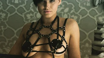 Даша Астафьева продолжает шокировать откровенными фото