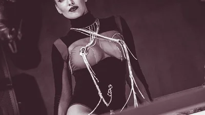 Группа Nikita устроила садо-мазо прямо на сцене