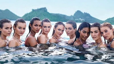 Ангелы Victoria’s Secret уже плавают в новых купальниках