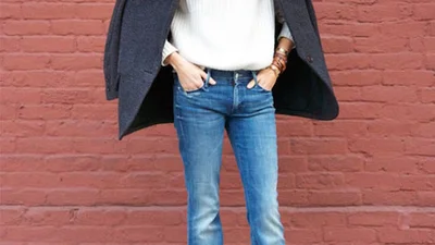 Мода возвращается: как носить расклешенные джинсы
