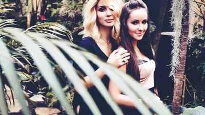 Светлана Лобода снялась в фотосессии с красавицей сестрой