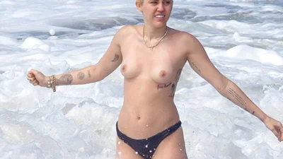 40 новых и очень горячих фото звезд в бикини