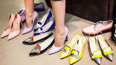 Примерка туфель вызывает сексуальное желание