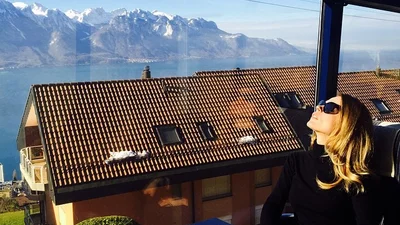 Оля Фреймут отметила свое 33-летие по следам Коко Шанель