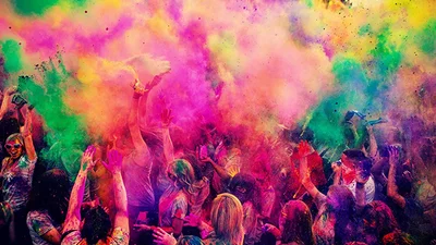Индия взорвалась красками - начался фестиваль Холи
