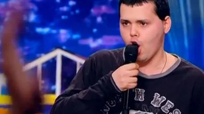 Парень без голоса заставил зал встать