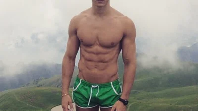 Сексуальный учитель математики рекламирует трусы