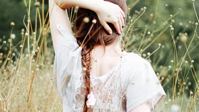 Дитя природы: средства красоты, которые нужно взять на пикник