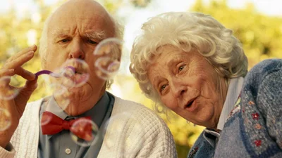 Эксперты ответили, почему разводятся пожилые пары
