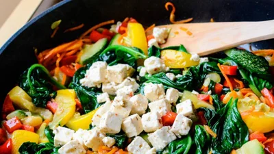 Вегетарианские вкусности: рецепт овощей со шпинатом и сыром
