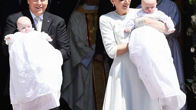 Князь Монако крестил своих детей в рубашках Baby Dior