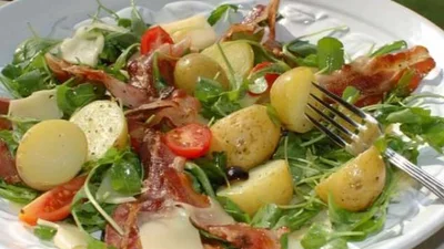 Простые вкусности: готовим салат с картофелем