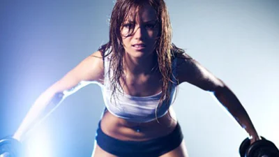 5 действенных упражнений с гантелями