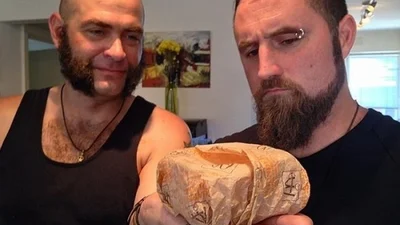 Шокуючий експеримент: що буде з гамбургером McDonald's через 20 років