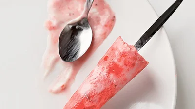 Літні ласощі: рецепт морозива з полуницею