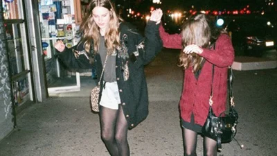 Не всі зрозуміють: смішні розмови п'яних дівчат