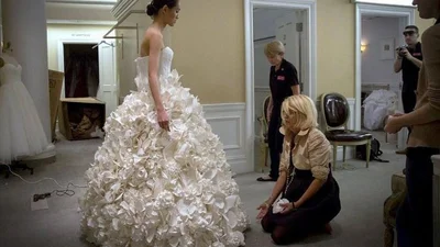 Сойти с ума: конкурс свадебных нарядов из туалетной бумаги